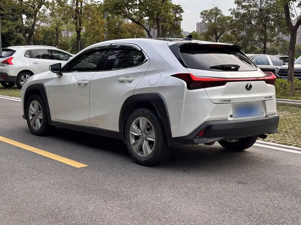 Lexus UX — миниатюра 5