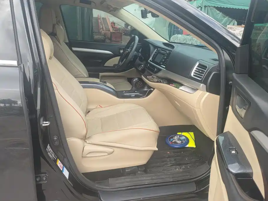 Toyota Highlander — миниатюра 8
