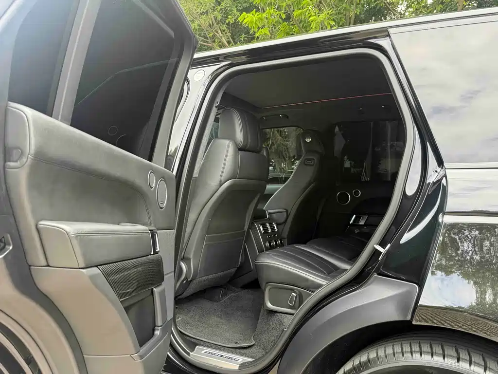 Land Rover Range Rover — миниатюра 12