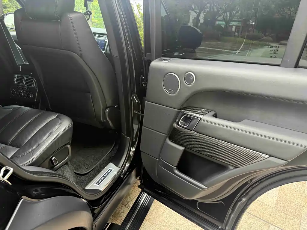 Land Rover Range Rover — миниатюра 13