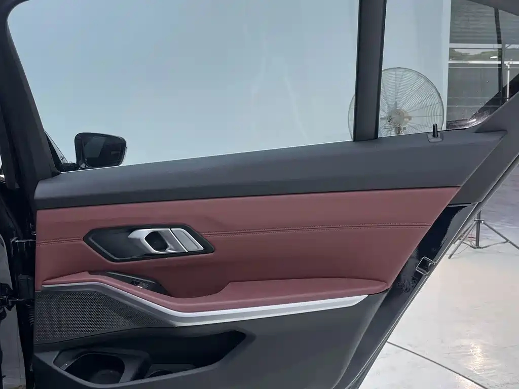 BMW 3 Series — миниатюра 25