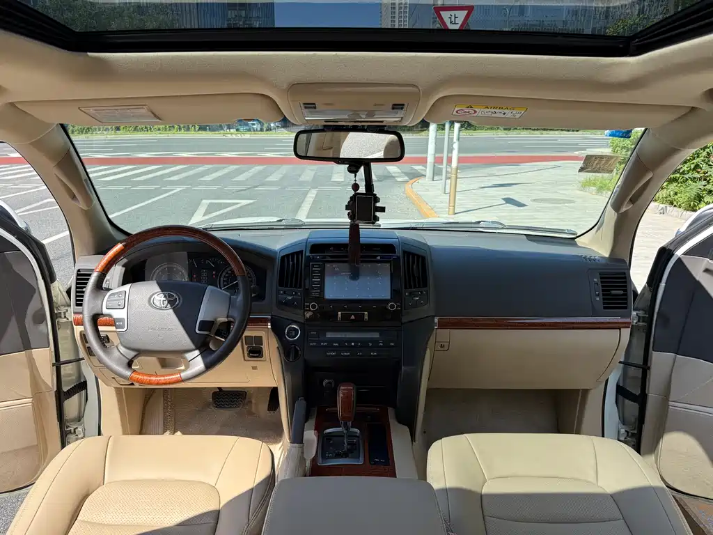 Toyota Land Cruiser — миниатюра 14