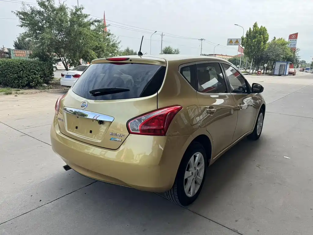 Nissan Tiida — миниатюра 18
