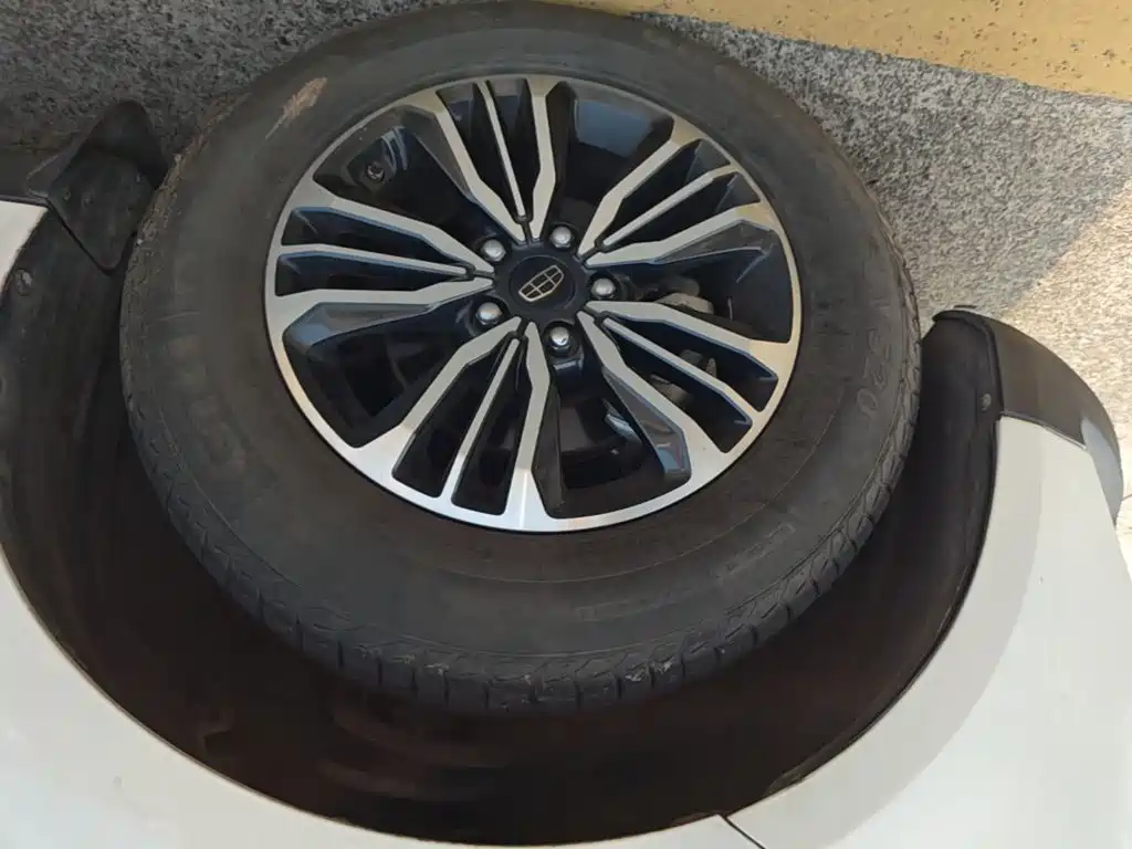 Geely Vision X6 — миниатюра 23