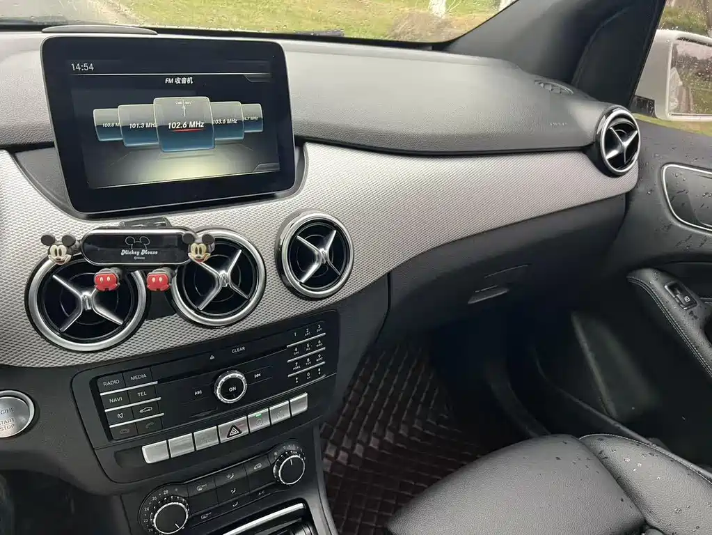 Mercedes-Benz B-Class — миниатюра 11