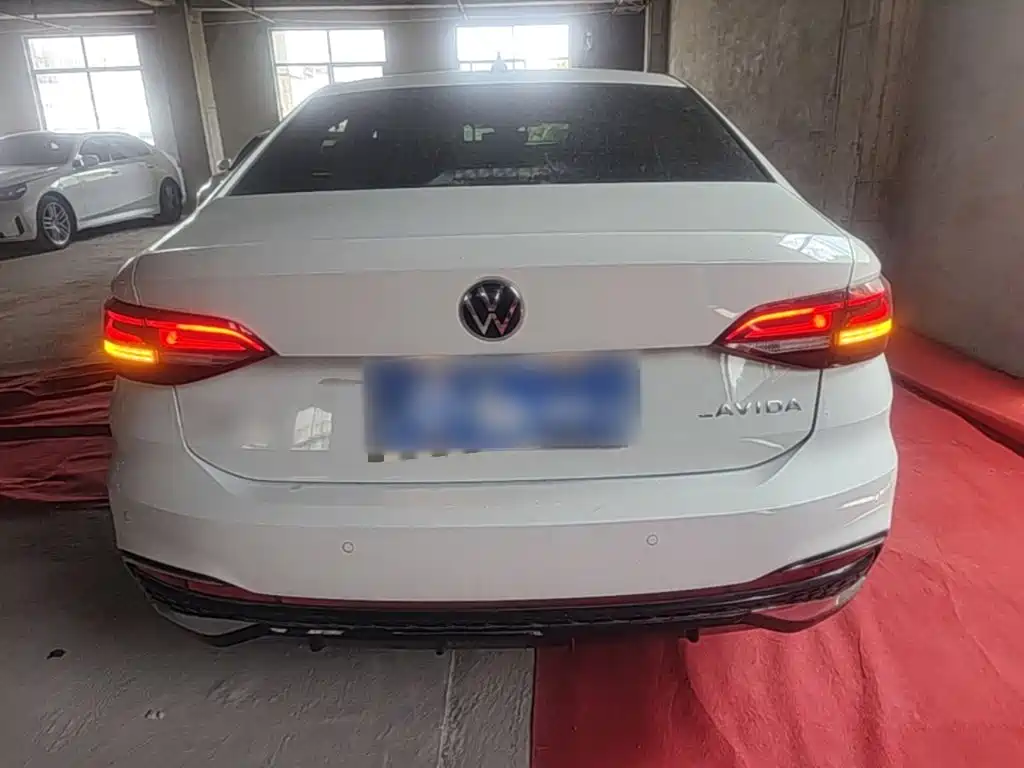 Volkswagen Lavida — миниатюра 6