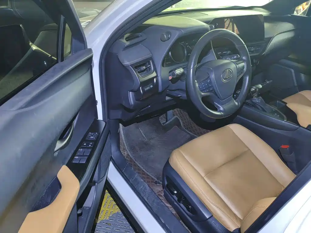 Lexus UX — миниатюра 16