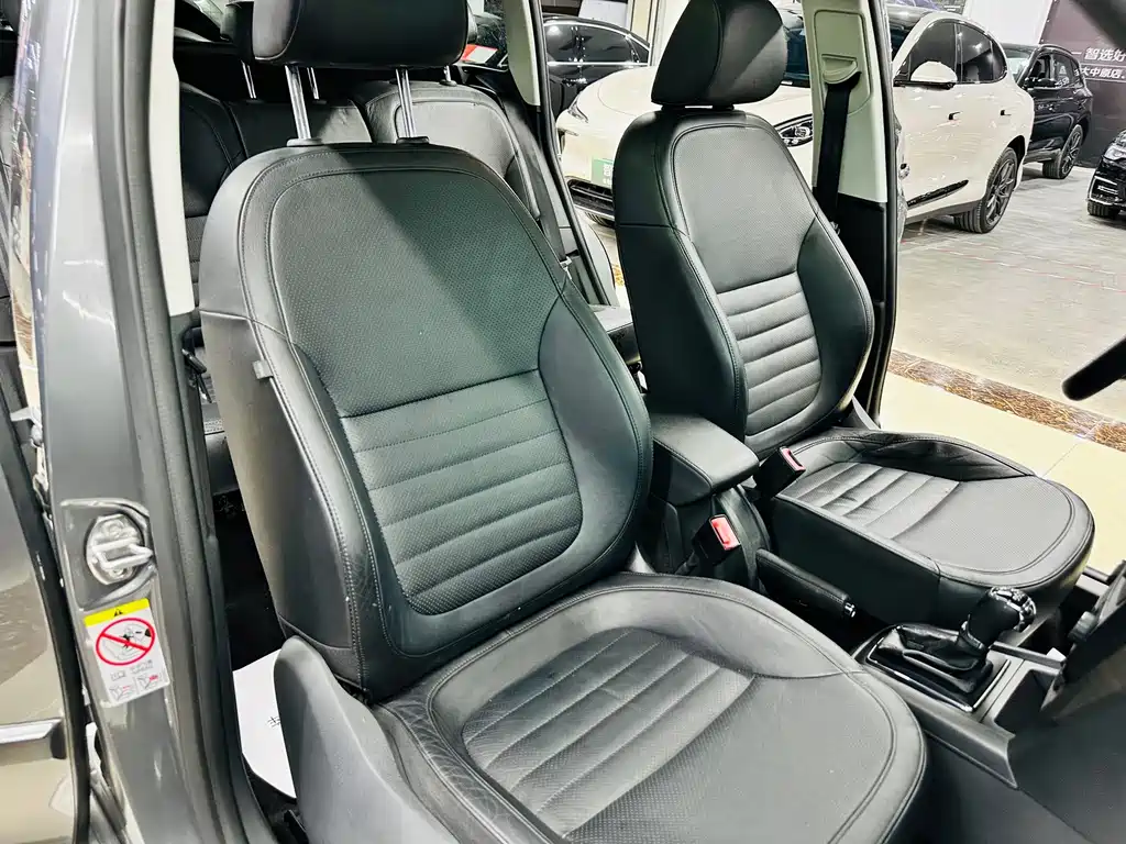 Skoda Yeti 1.8TSI DSG Wild Drive Edition, фото 30