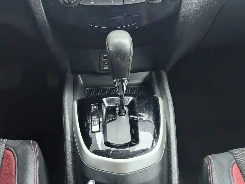 Nissan Qashqai — миниатюра 13