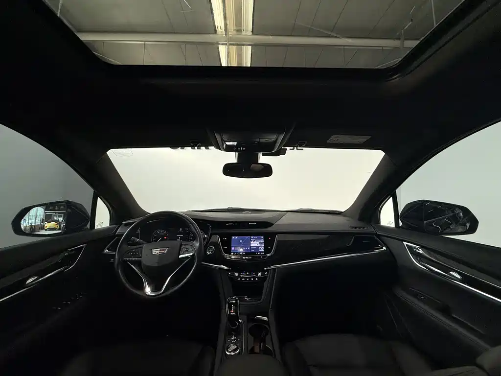Cadillac XT6 2022 2.0T мест Luxury