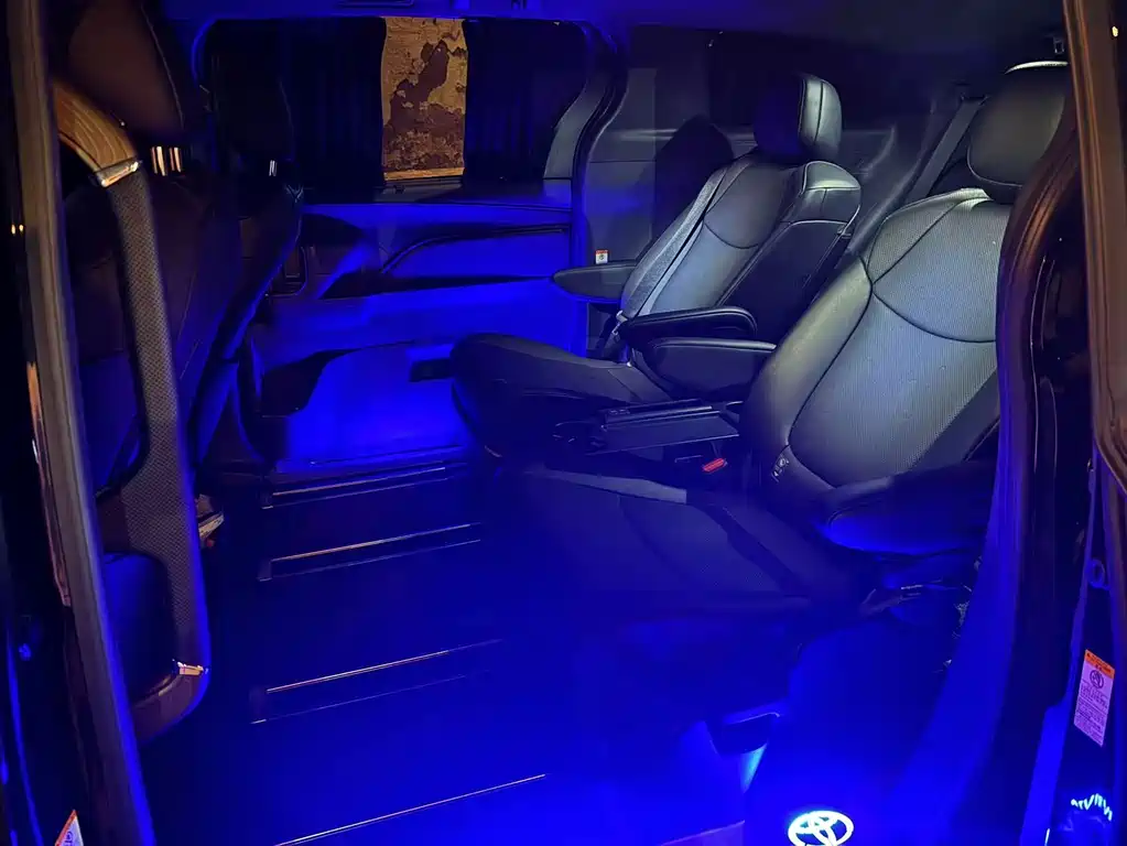 Toyota Granvia — миниатюра 9
