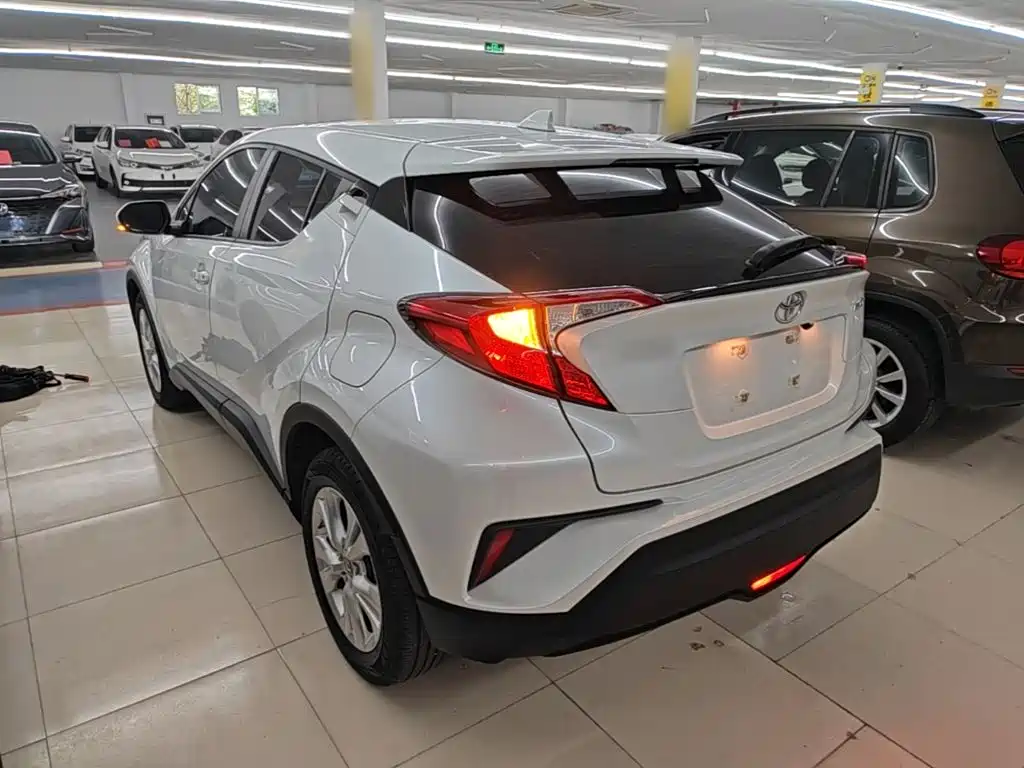 Toyota IZOA — миниатюра 5