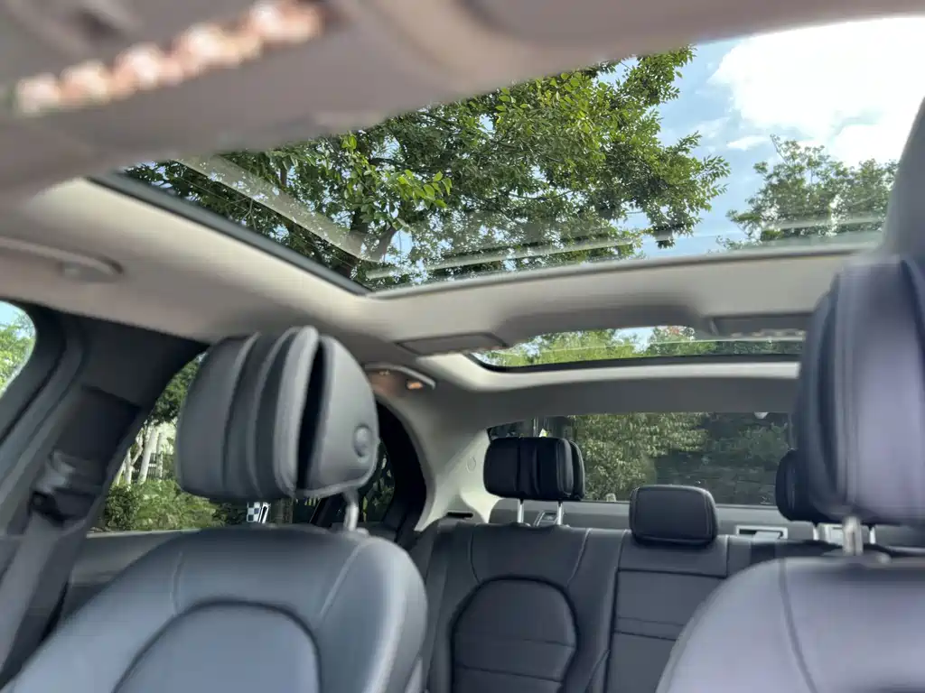 Mercedes-Benz C-Class — миниатюра 12