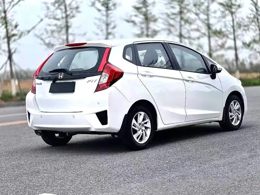 Honda Fit — миниатюра 7