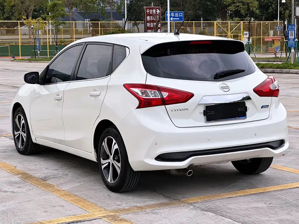 Nissan Tiida — миниатюра 10