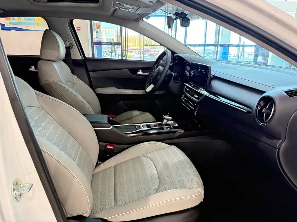 Kia K3 — миниатюра 8