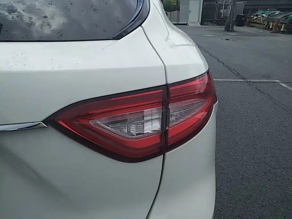 Maserati Levante — миниатюра 8