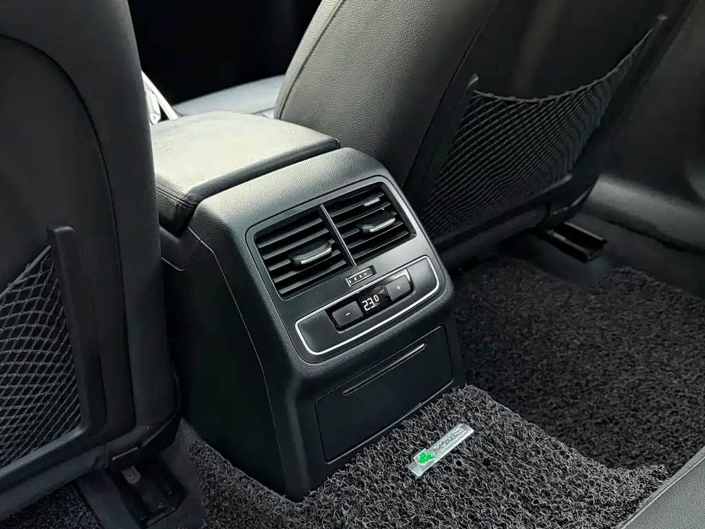 Audi A4L — миниатюра 16