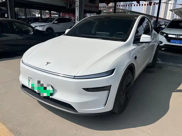 TESLA MODEL Y 2025