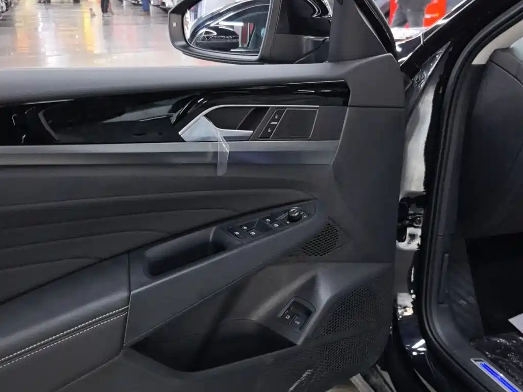 VOLKSWAGEN PASSAT NEW ENERGY