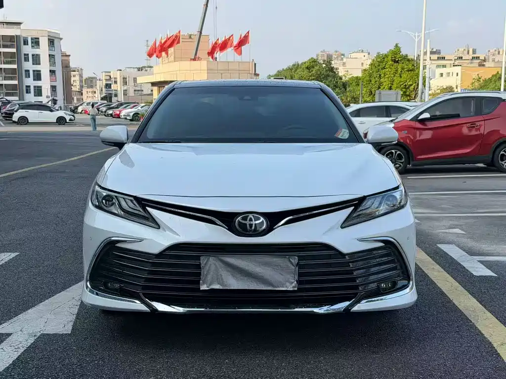 Toyota Camry — миниатюра 2
