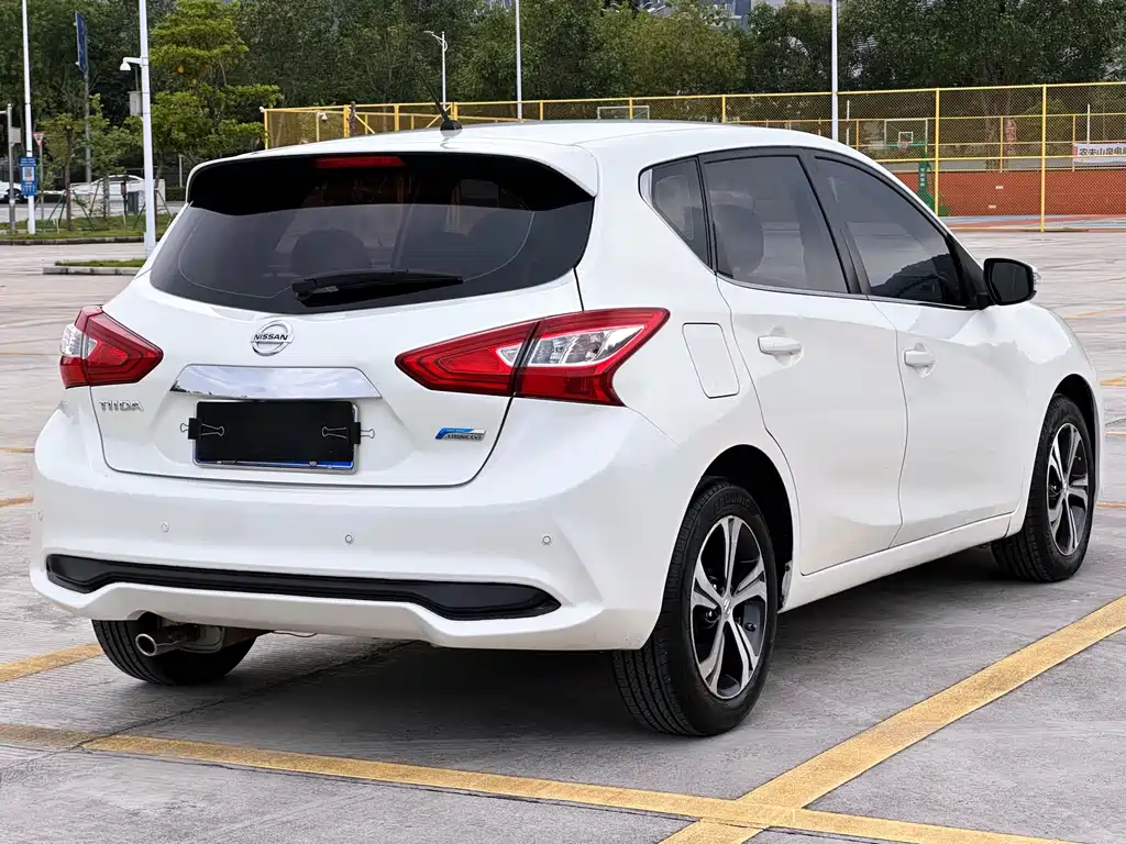 Nissan Tiida — миниатюра 8