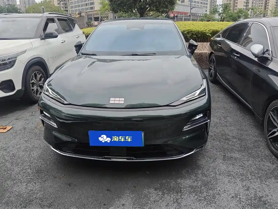 Geely Galaxy Galaxy 8 8 2025 130km EM-P