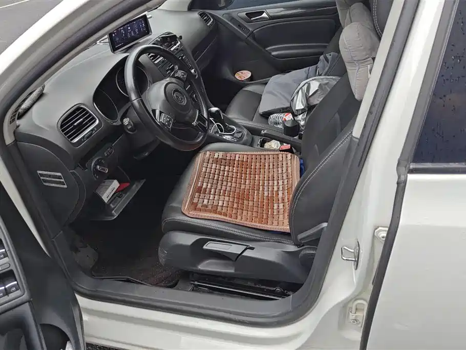 Volkswagen Golf 2012 1.6 AT Comfort