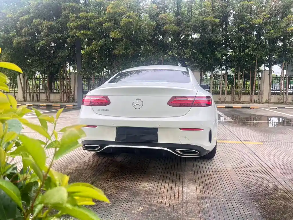 Mercedes-Benz E-Class (Import) — миниатюра 24