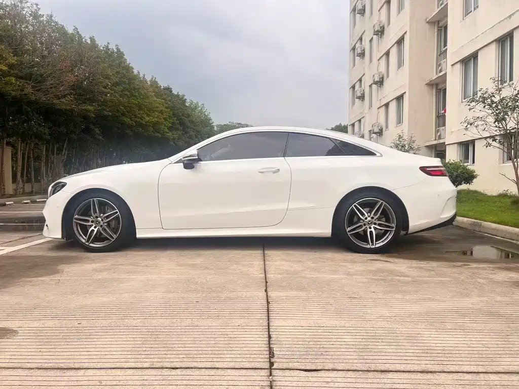 Mercedes-Benz E-Class (Import) — миниатюра 4