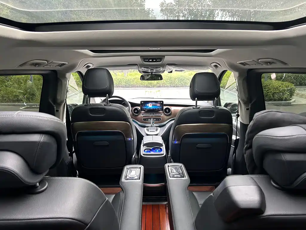 Mercedes-Benz V-Class — миниатюра 11