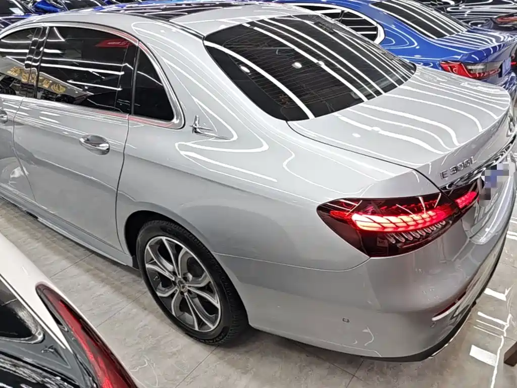 Mercedes-Benz E-Class — миниатюра 5