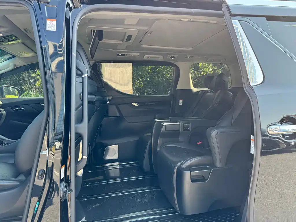 Toyota Vellfire — миниатюра 9