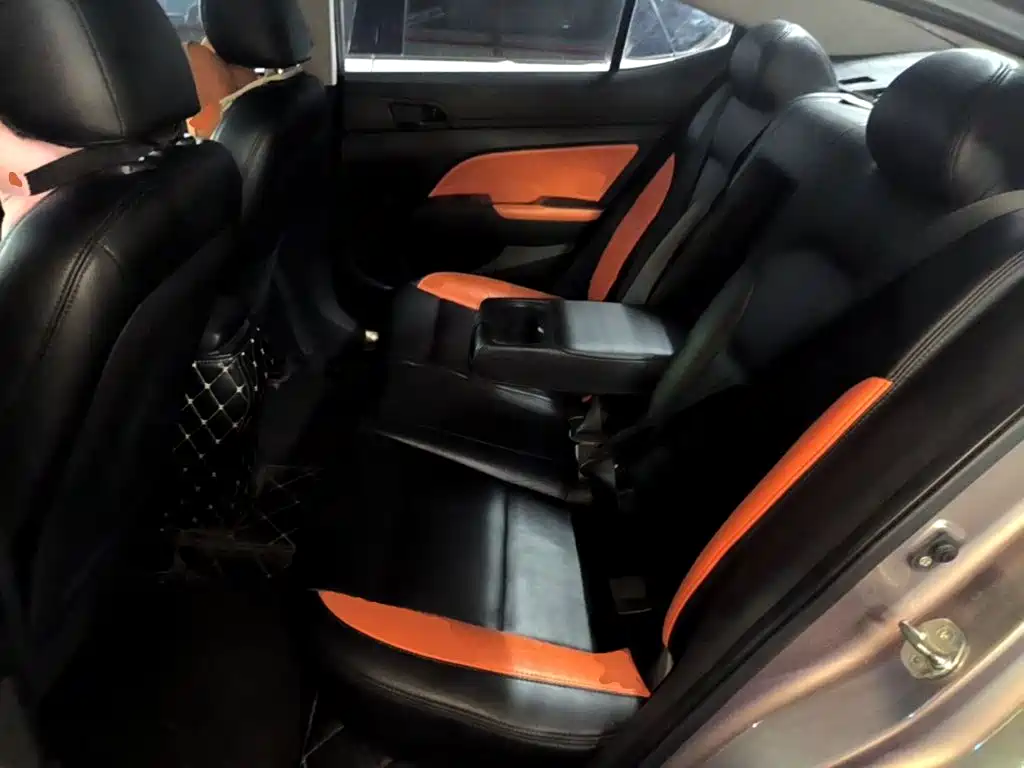 Hyundai Elantra — миниатюра 17