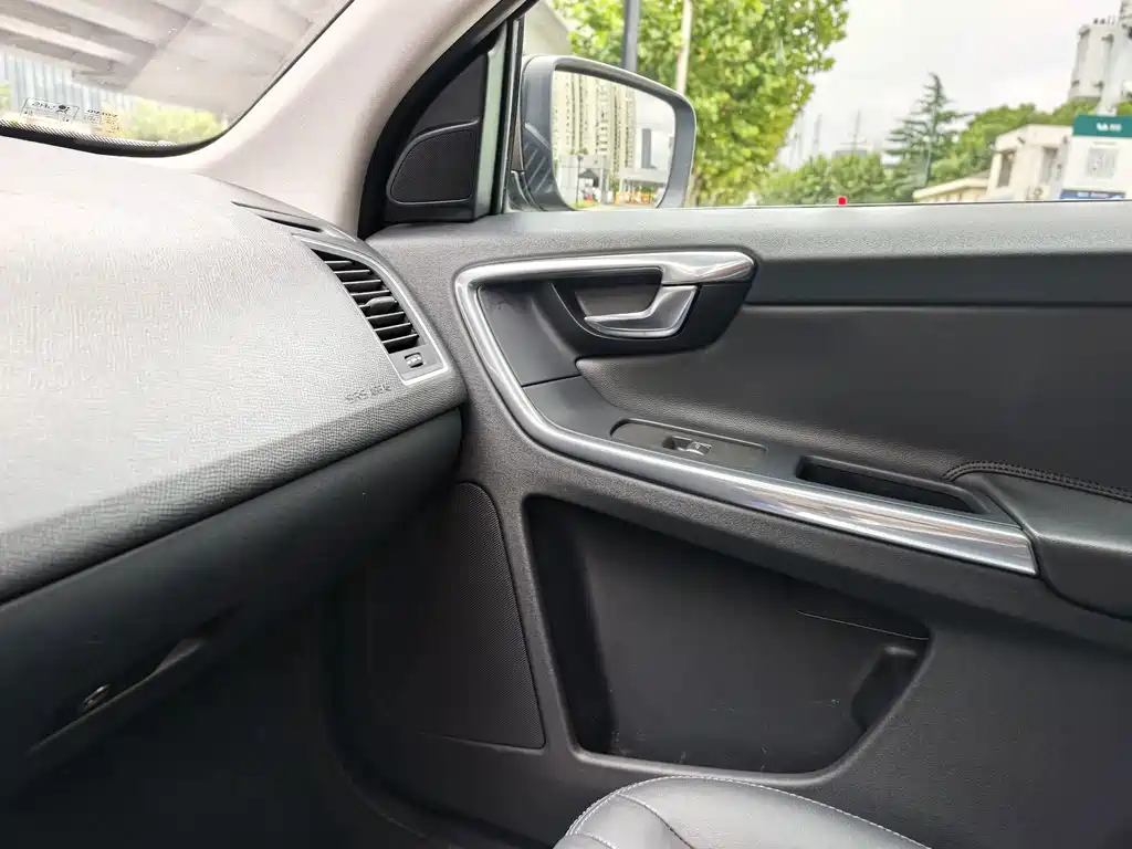 Volvo XC60 — миниатюра 18