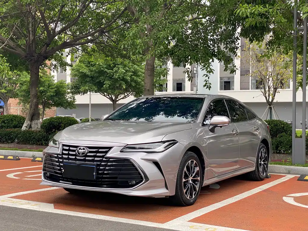 Купить Toyota Avalon