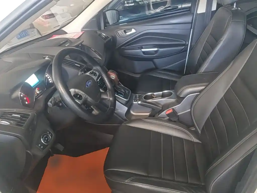 Ford Kuga — миниатюра 15