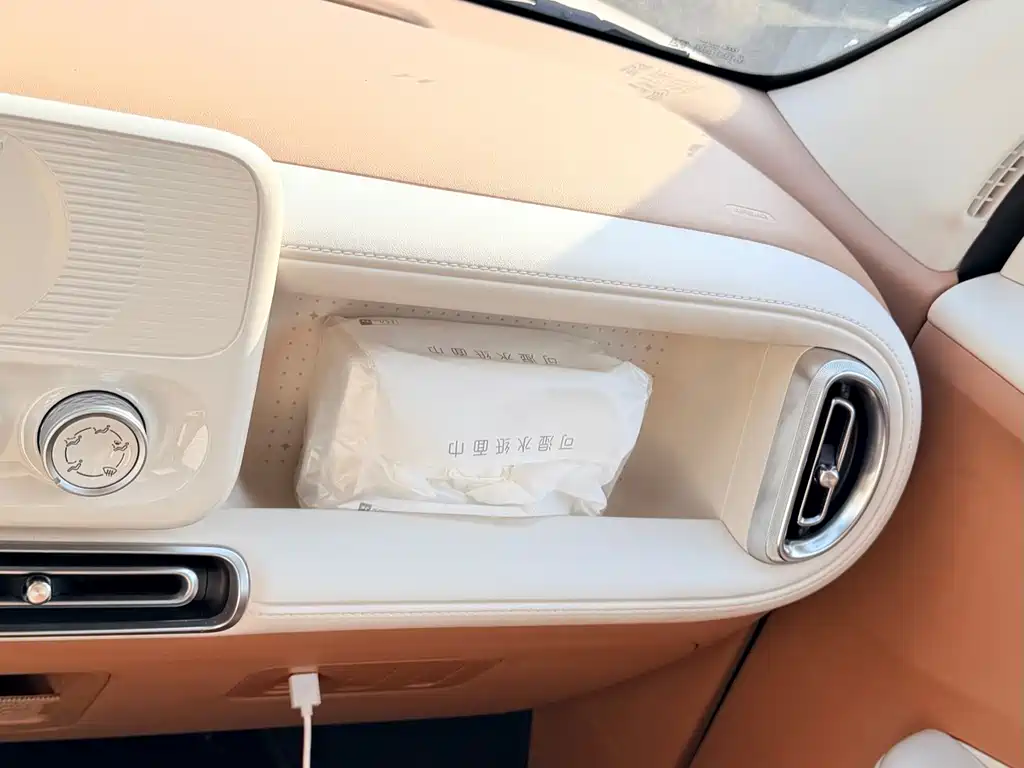 Wuling MINIEV — миниатюра 11