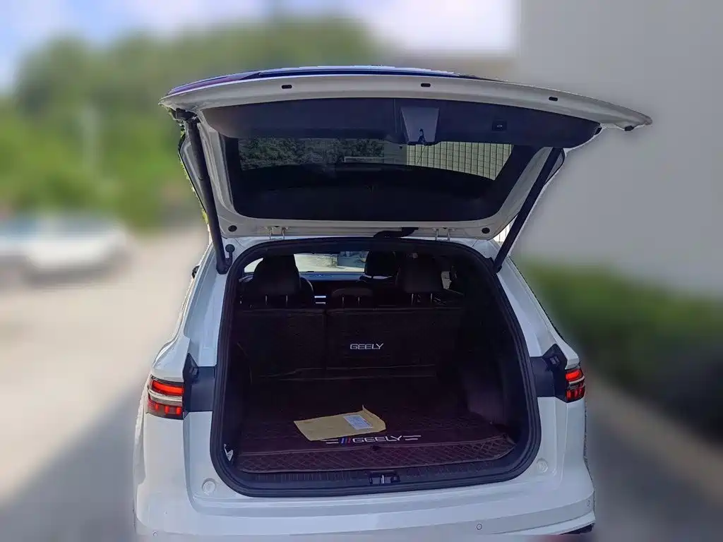 Geely Xingyue L — миниатюра 10