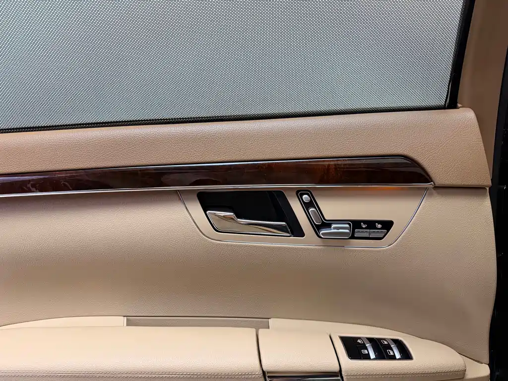 Mercedes-Benz S-Class — миниатюра 8