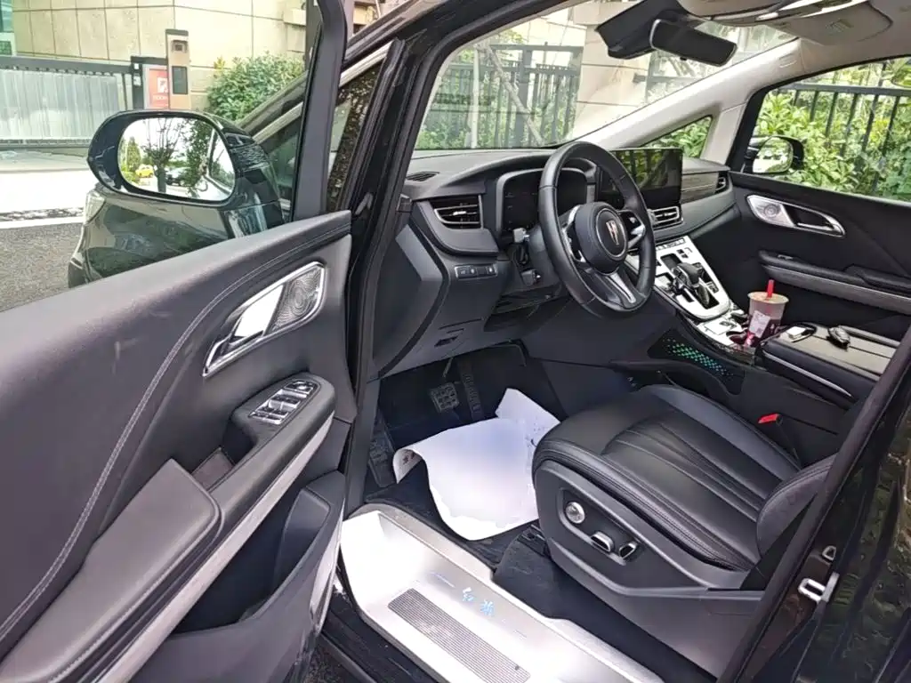 Hongqi Hongqi HQ9 PHEV — миниатюра 16