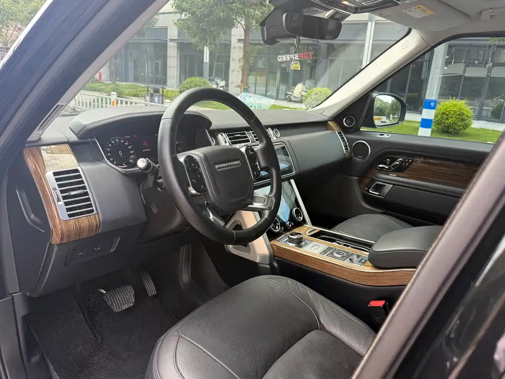 Land Rover Range Rover — миниатюра 5