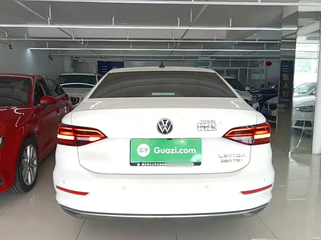 Volkswagen Lavida — миниатюра 6