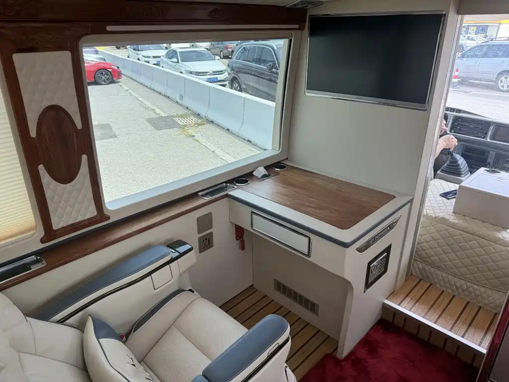 Toyota Coaster — миниатюра 38