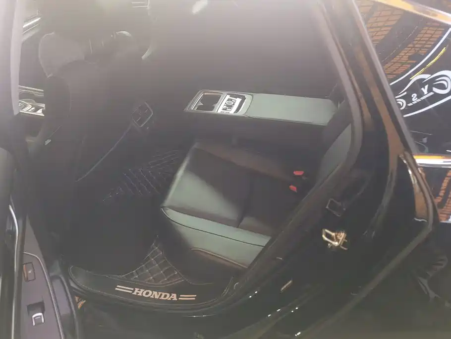 Honda Accord — миниатюра 11