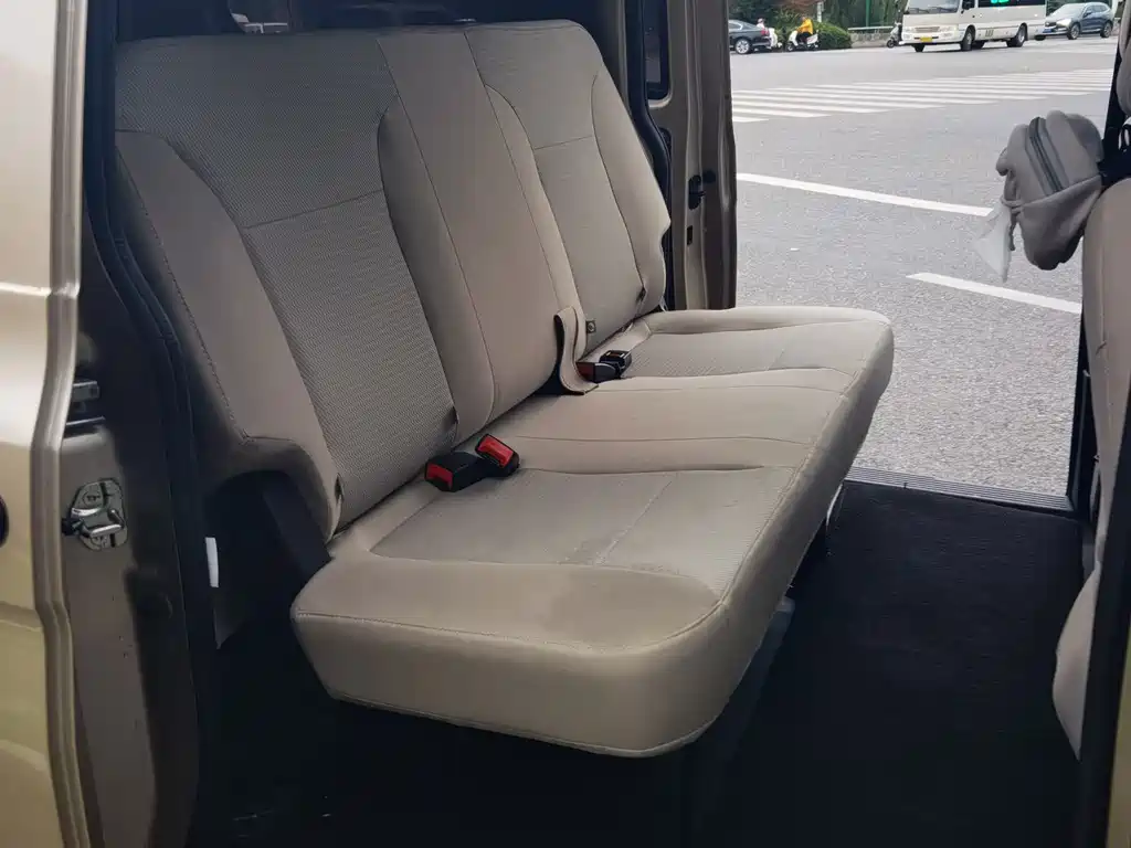 Wuling Hongguang V — миниатюра 5
