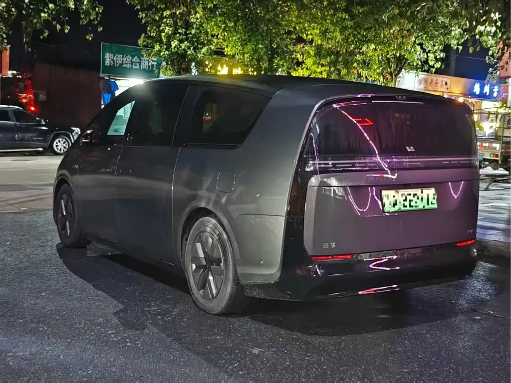 Li Auto Li MEGA — миниатюра 6