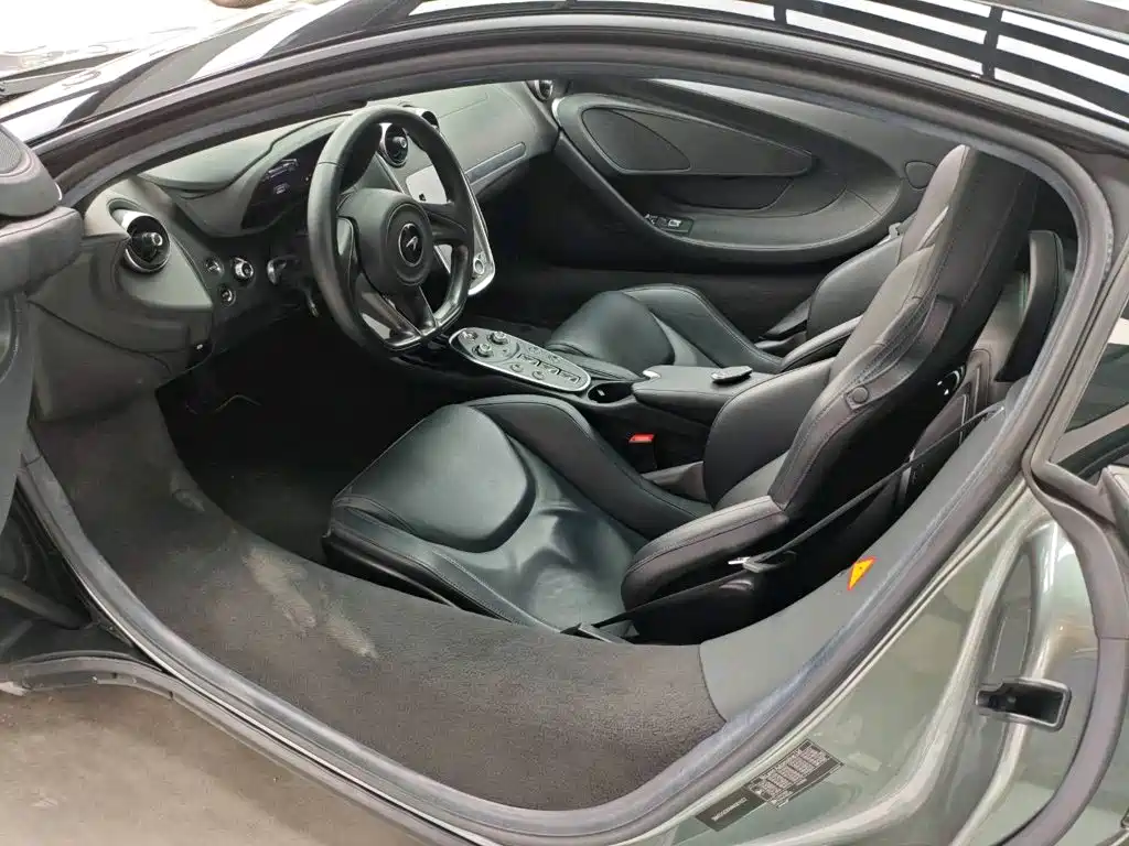 McLaren GT — миниатюра 3