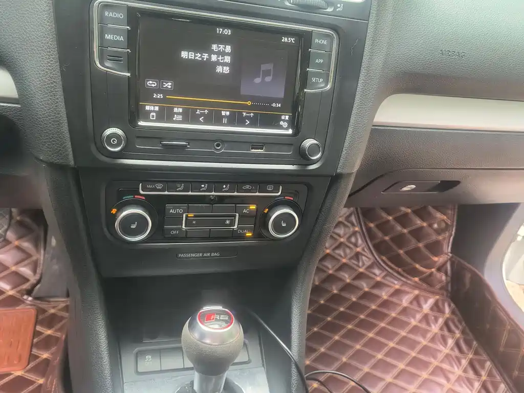 Volkswagen Golf — миниатюра 18