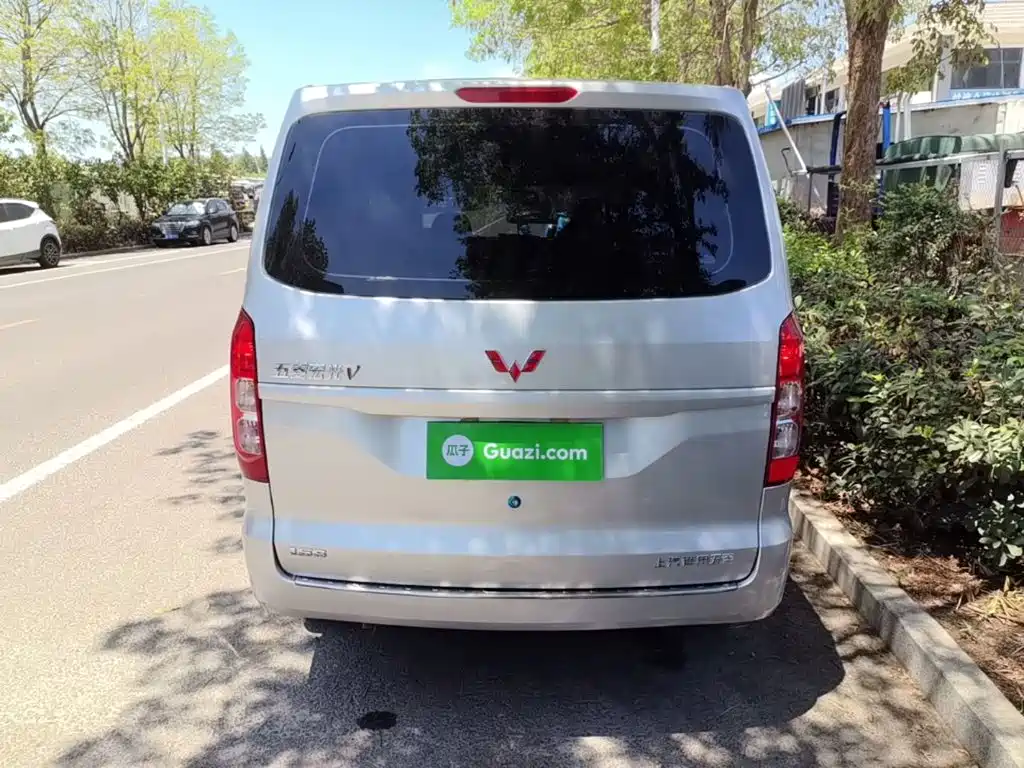 Wuling Hongguang V — миниатюра 6